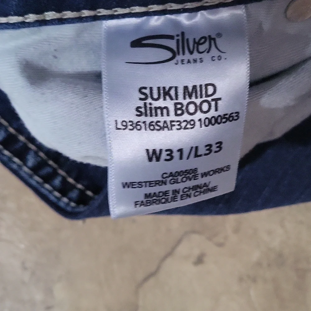 Jeans - Picture 3 of 4